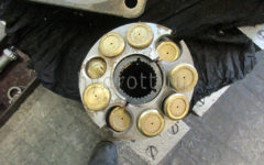 Поврежденный гидронасос Sauer Danfoss ERR100